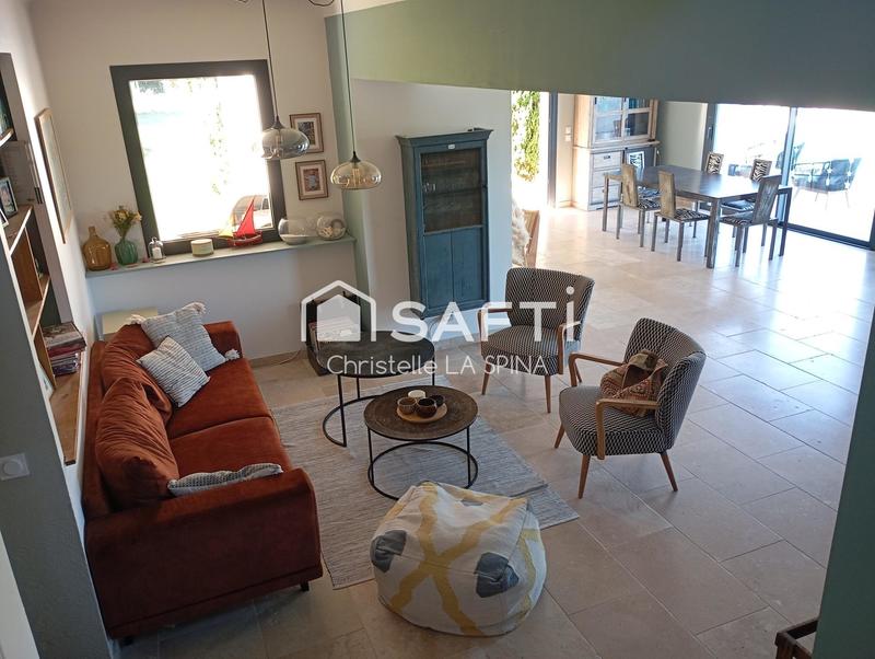 Maison - 360 m² - 7 pièces