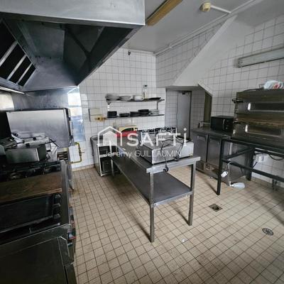 Local commercial - 832 m² - 14 pièces