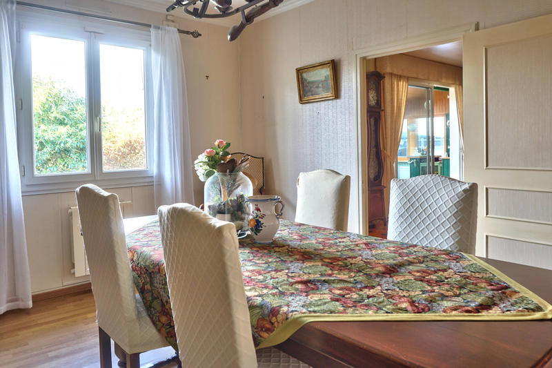 Maison - 98 m² - 5 pièces