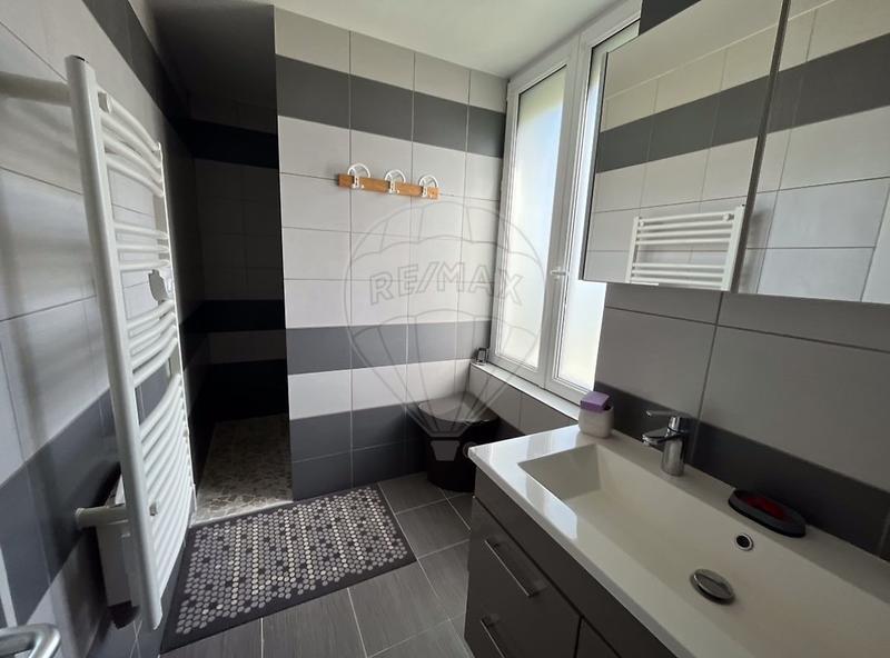 Maison - 94 m² - 4 pièces