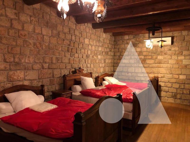 Demeure - 448 m² - 12 pièces