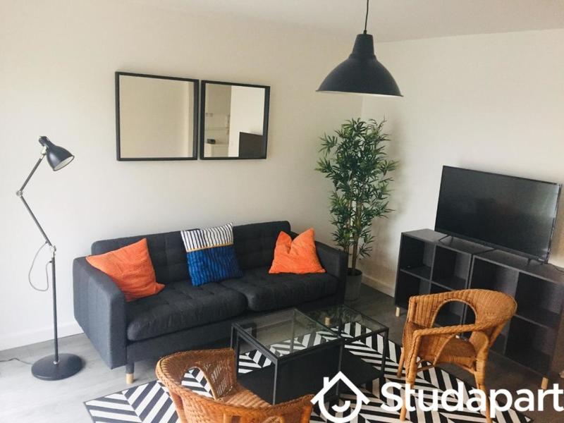 Chambre - 11 m² - 1 pièce