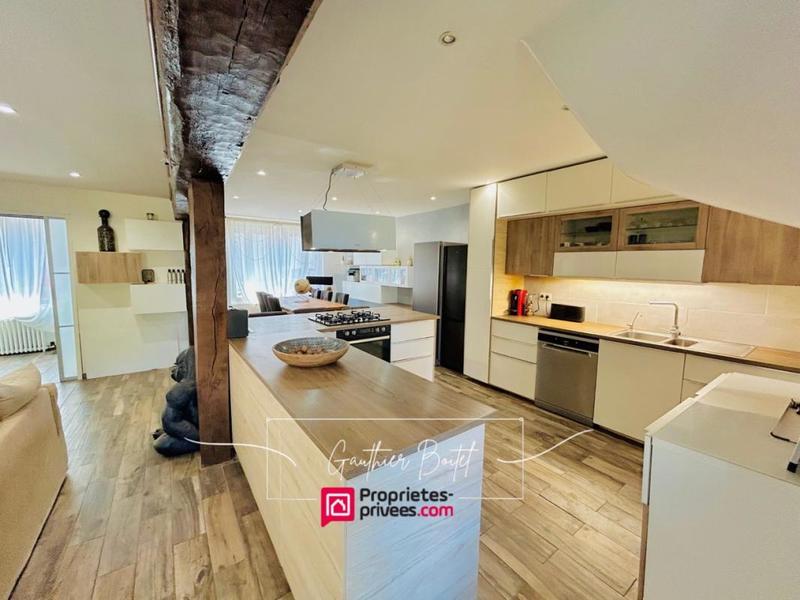 Maison - 167 m² - 8 pièces