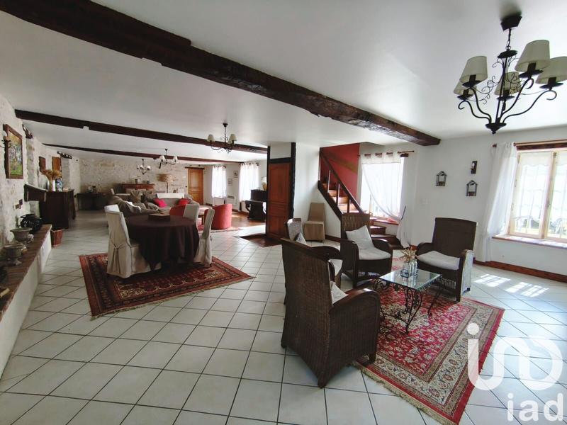 Maison - 700 m² - 24 pièces