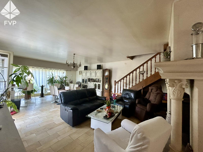 Maison - 163 m² - 6 pièces