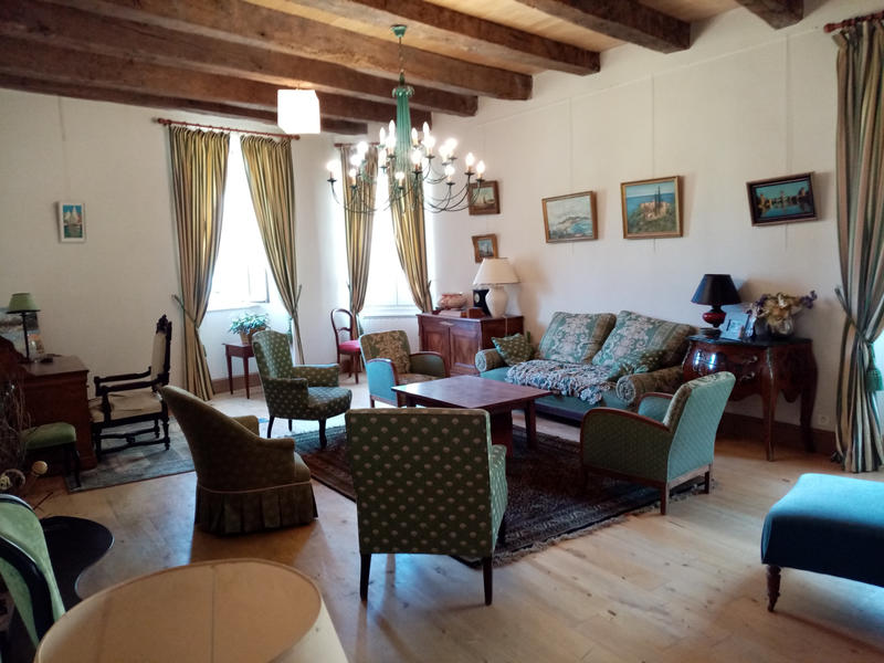 Maison - 300 m² - 9 pièces