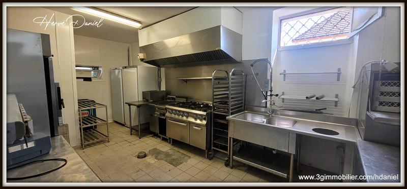 Local commercial - 150 m² - 5 pièces