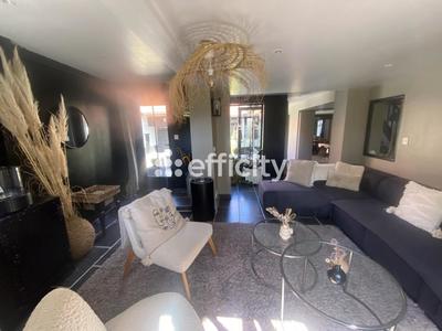 Corps de ferme - 250 m² - 8 pièces