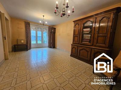 Maison de bourg - 150 m² - 7 pièces