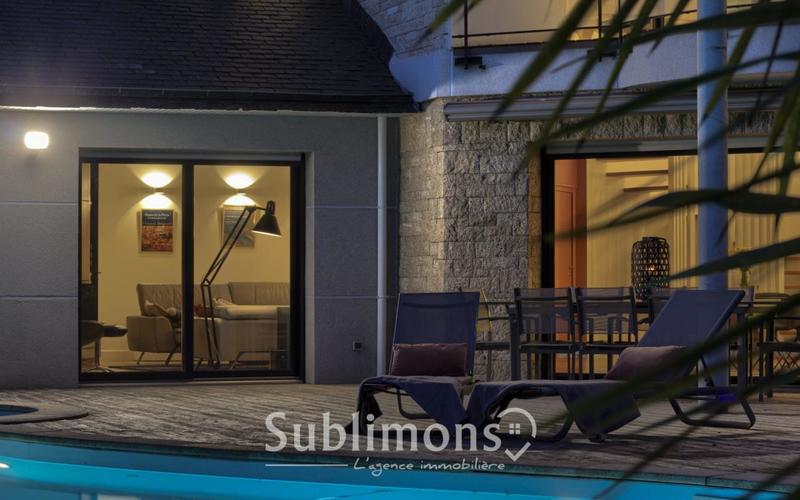 Maison - 240 m² - 9 pièces