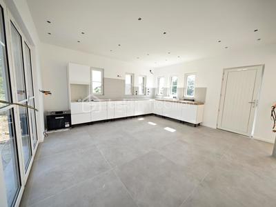 Maison d'architecte - 144 m² - 5 pièces