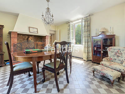 Maison - 180 m² - 7 pièces