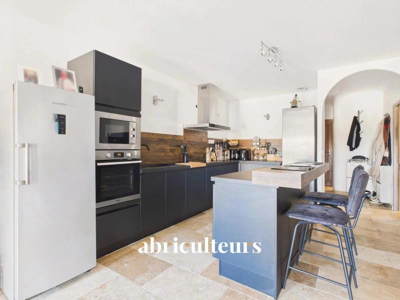 Appartement ancien - 95 m² - 3 pièces