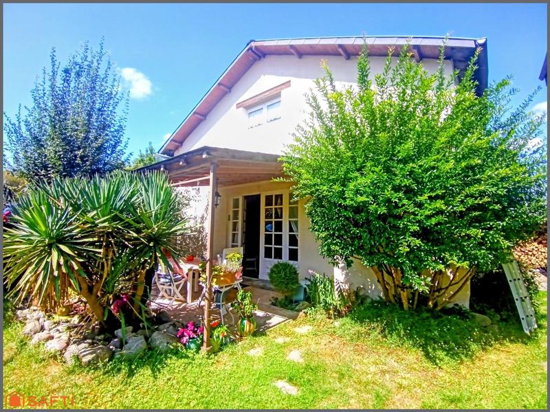 Maison - 246 m² - 7 pièces