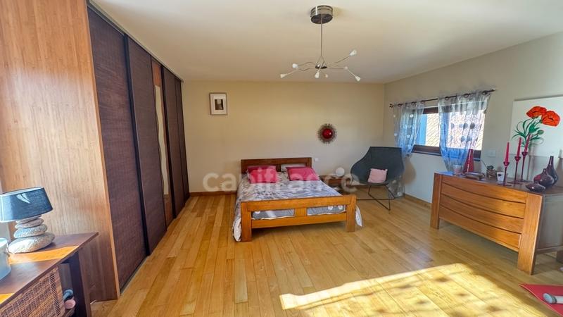 Propriété - 230 m² - 7 pièces