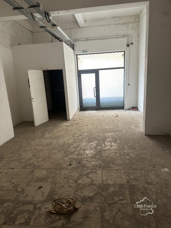 Local commercial - 348 m²