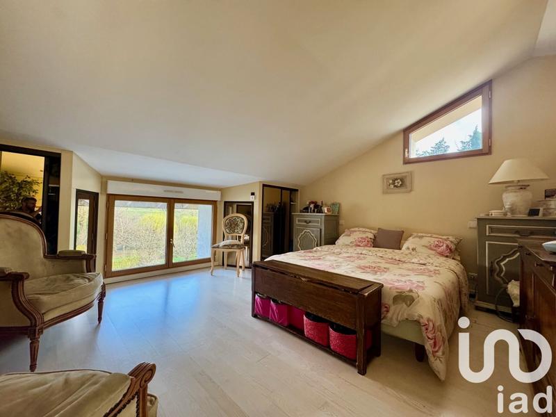 Maison - 345 m² - 10 pièces