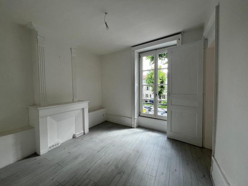 Appartement - 177 m² - 7 pièces