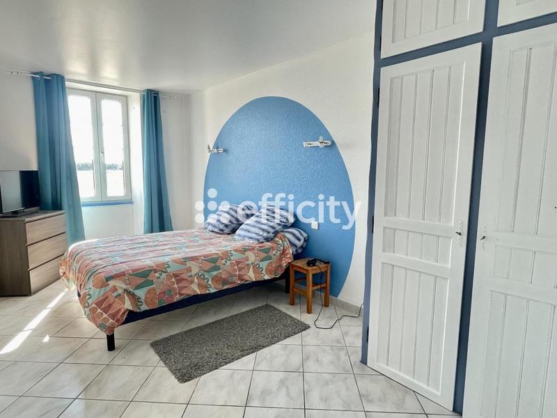 Maison - 245 m² - 10 pièces