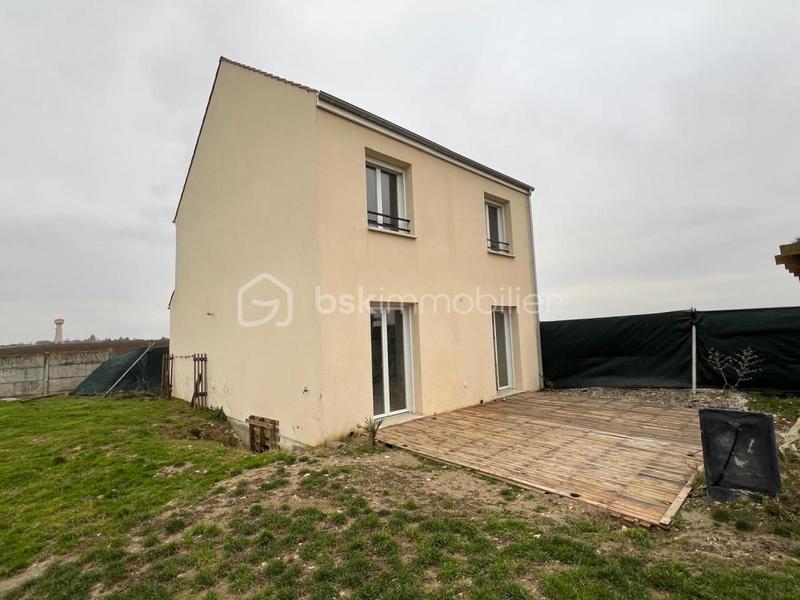 Maison - 95 m² - 5 pièces