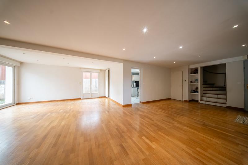 Maison - 163 m² - 5 pièces
