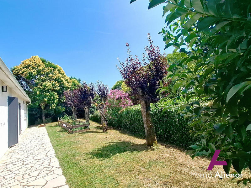 Maison - 202 m² - 6 pièces