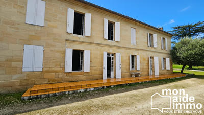 Maison - 233 m² - 8 pièces