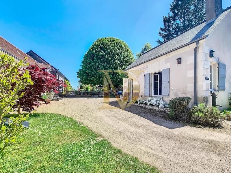 Propriété - 350 m² - 10 pièces