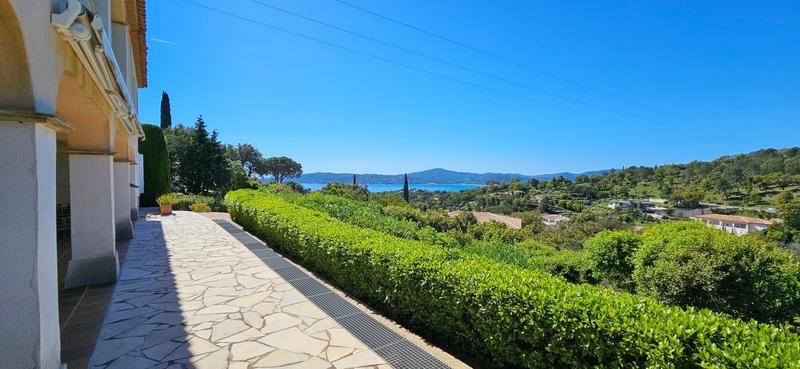 Maison - 242 m² - 7 pièces