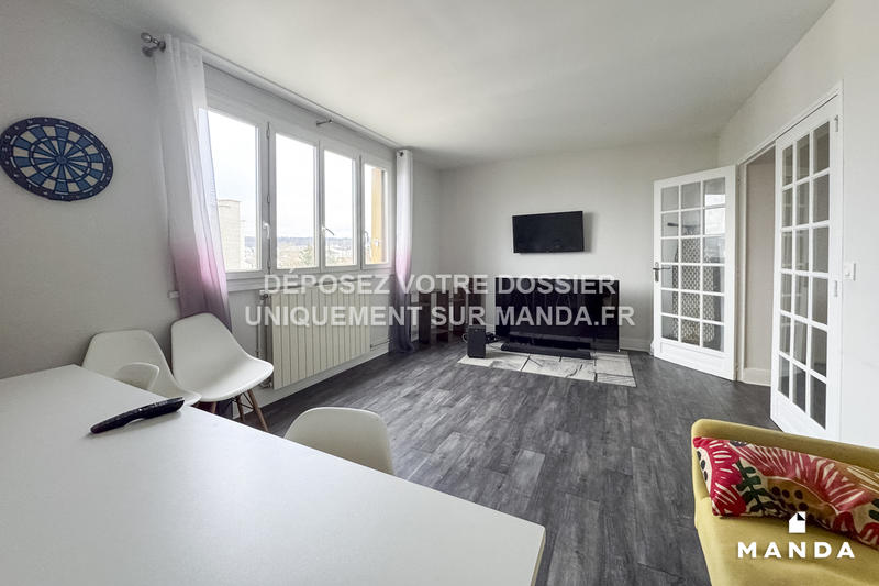 Chambre - 9 m² - 5 pièces