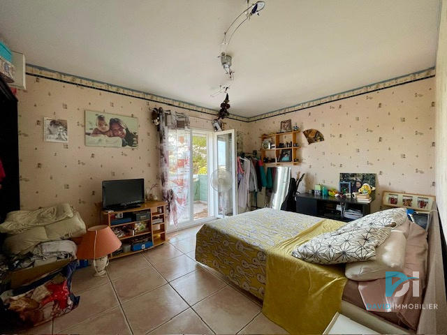 Villa - 215 m² - 8 pièces