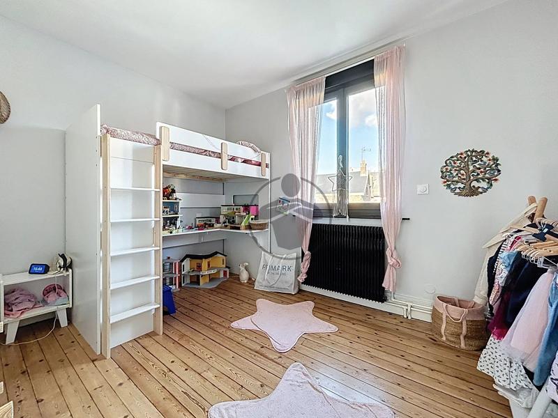 Maison - 277 m² - 8 pièces