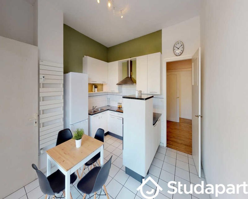 Chambre - 140 m² - 1 pièce