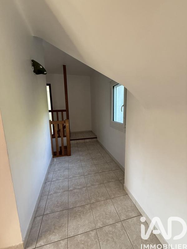 Maison - 213 m² - 9 pièces