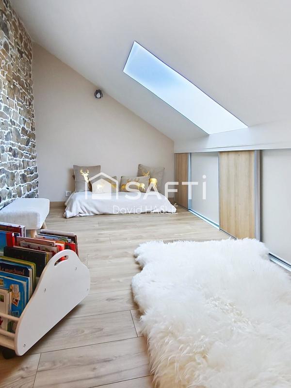 Maison - 205 m² - 6 pièces