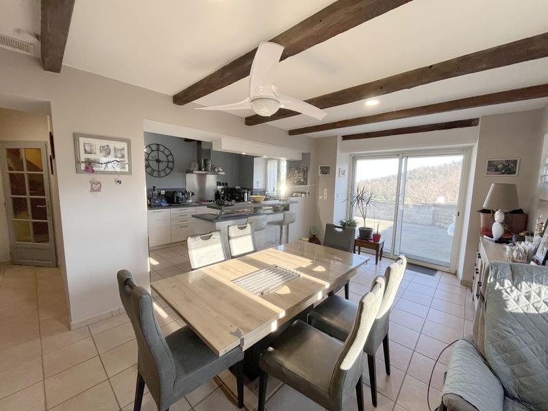 Maison - 173 m² - 9 pièces