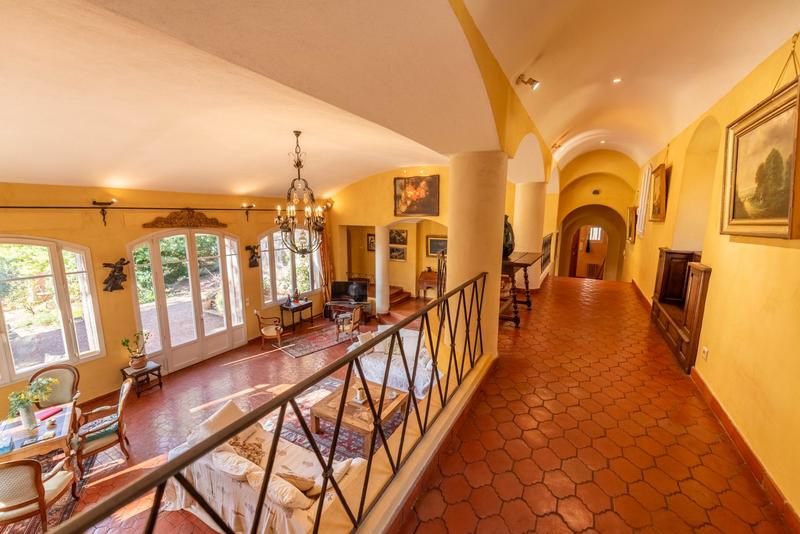 Maison ancienne - 300 m² - 8 pièces