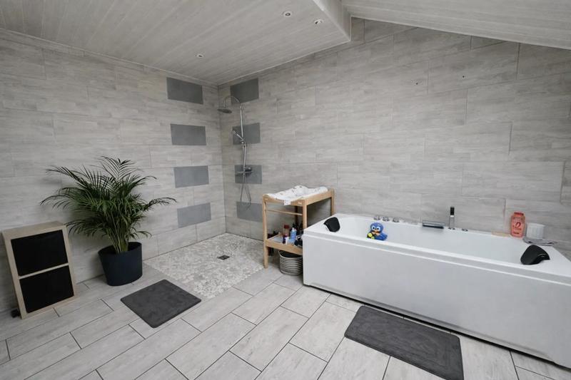 Maison - 150 m² - 5 pièces