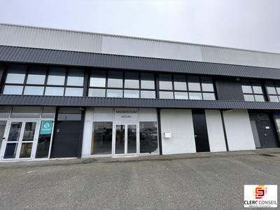 Local d'activités - 1 208 m²