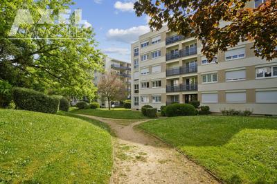 Appartement - 77 m² - 3 pièces