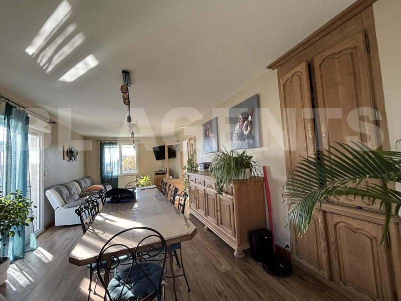 Maison - 159 m² - 6 pièces