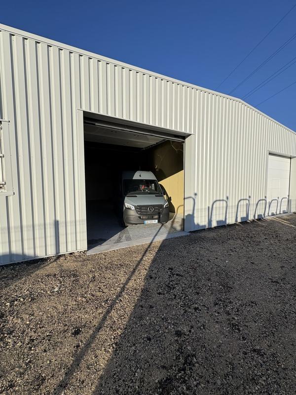 Local d'activités - 165 m²