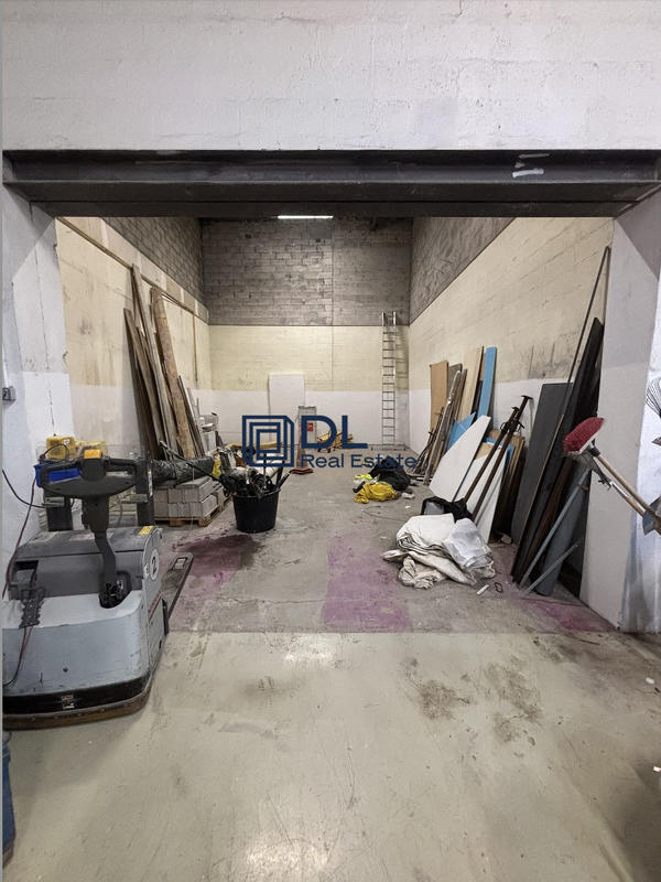 Entrepôt - 287 m²