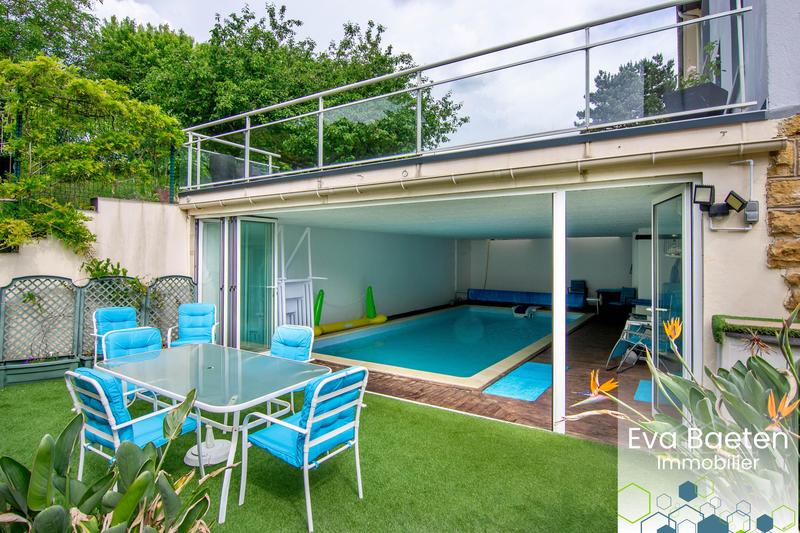 Maison - 265 m² - 10 pièces