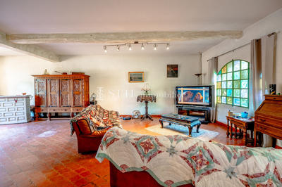 Villa - 240 m² - 10 pièces