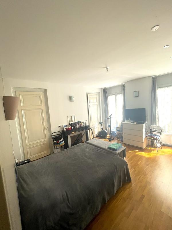 Appartement - 140 m² - 5 pièces