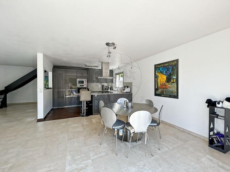 Maison - 180 m² - 7 pièces