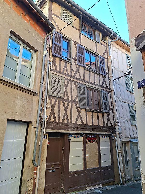 Immeuble - 170 m² - 9 pièces