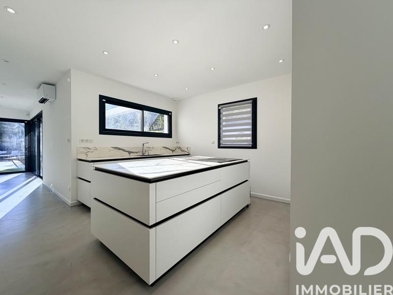 Maison - 177 m² - 6 pièces