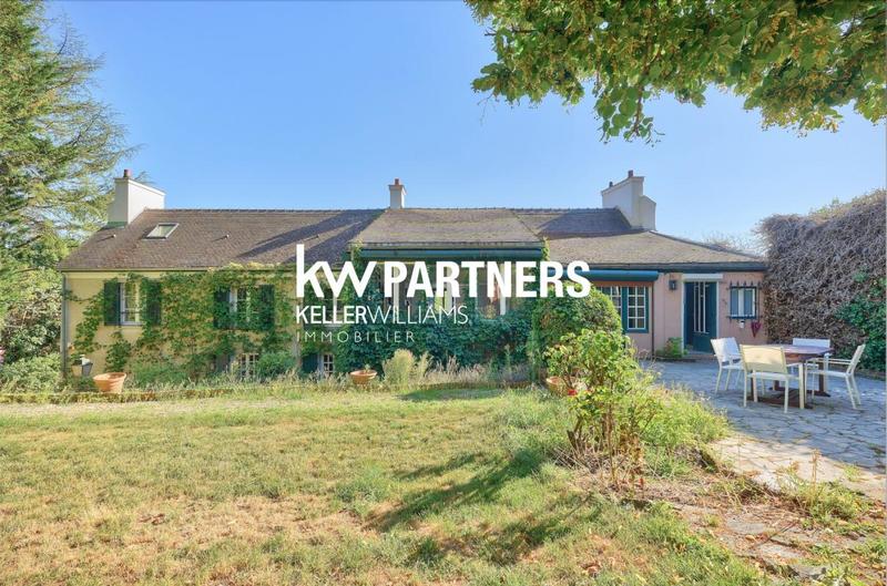 Demeure - 351 m² - 8 pièces